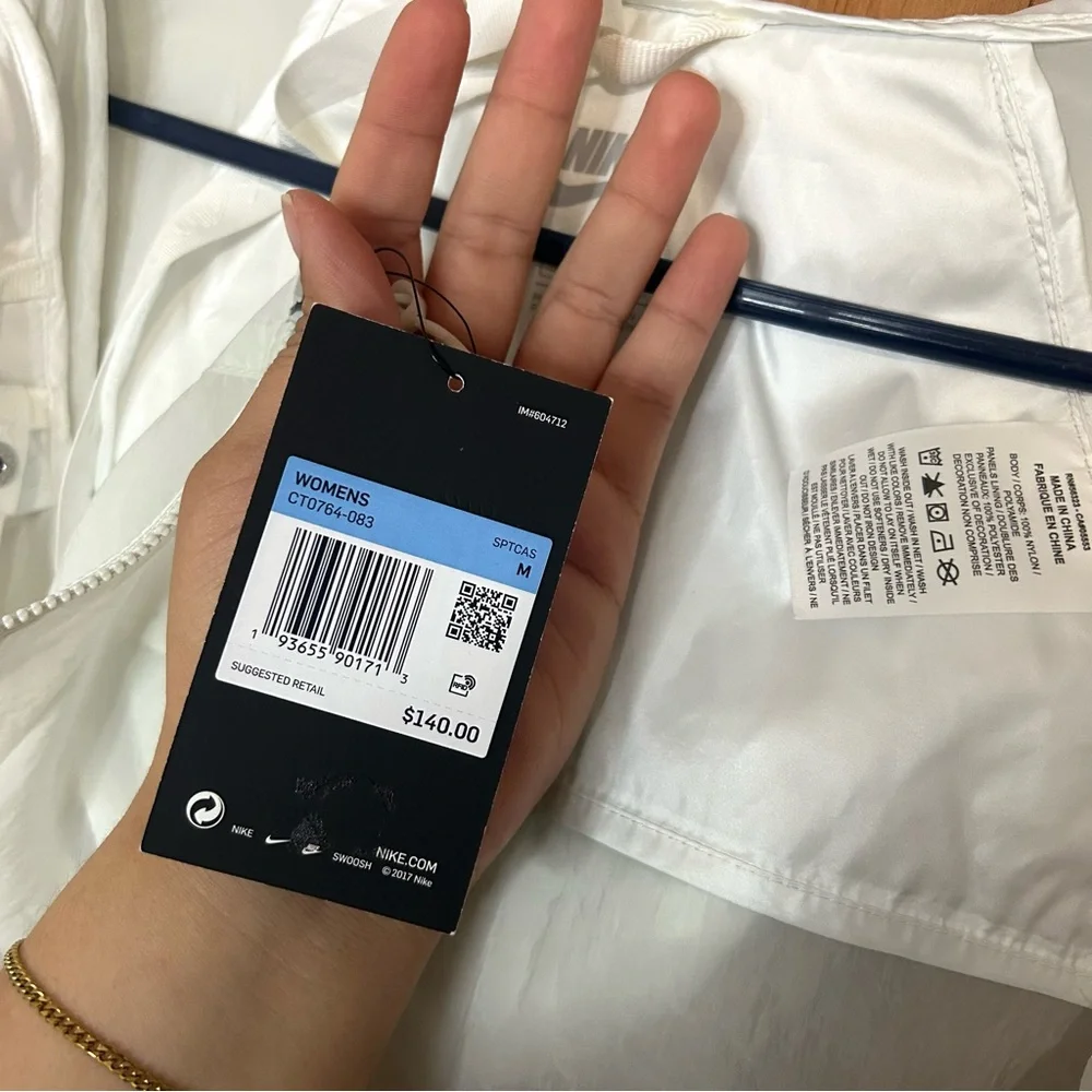 Nike women running division water/wind repel jacket, white/green - Picture 11 of 11